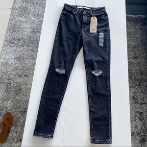 Levi’s 721 High Rise Skinny Jeans